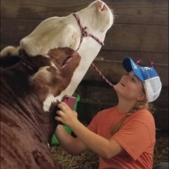 Meet your Posher, Erica - Picture 1 of 1